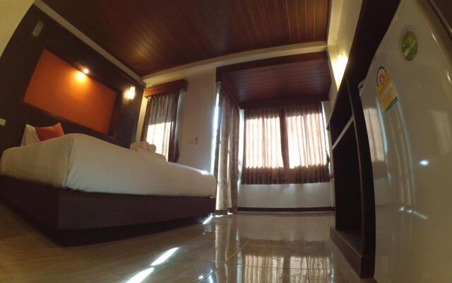 The Sea At Lanta Hotel