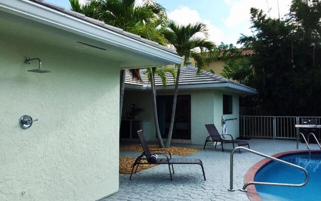 Dolphin Retreat Villa - East Boca Raton