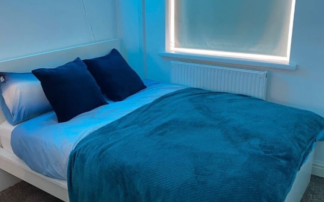 Inviting 1-bed House in Bradford