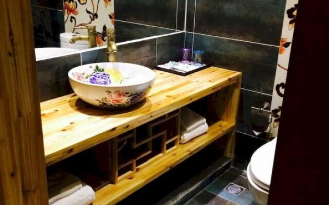 Xijiang Huayin Holiday Hotel