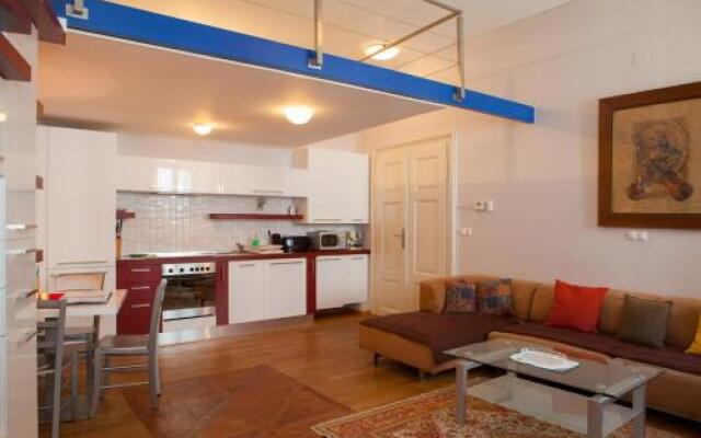 Rimska ulica Apartments Tour As