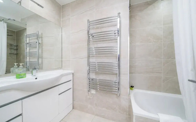 JOIVY 2-bed flat near Notting Hill