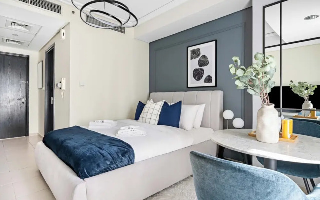 Silkhaus Goldcrest Views 2