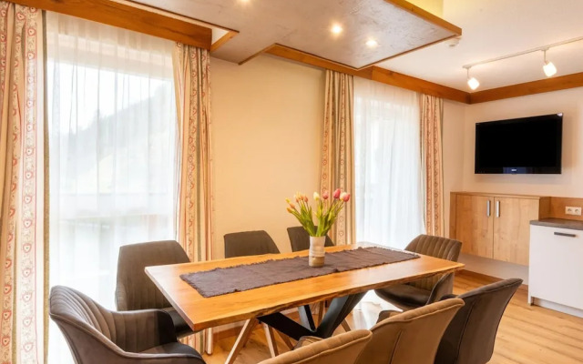 Spacious Apartment in Uderns With Balcony