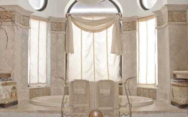 Casa Playa 5 Bedrooms 5.5 Bathrooms Home