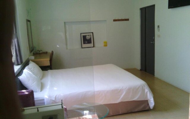 Lev 77 Hostel