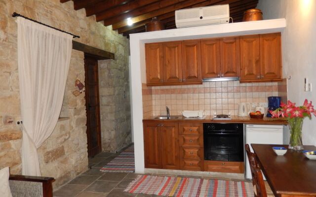 Nikis House