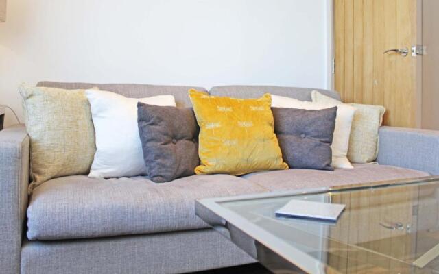 Sea front luxury apartment with sea views