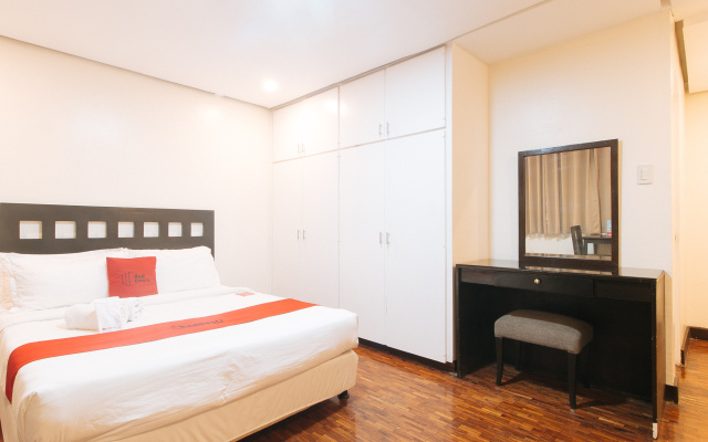 RedDoorz Premium near Greenbelt Makati