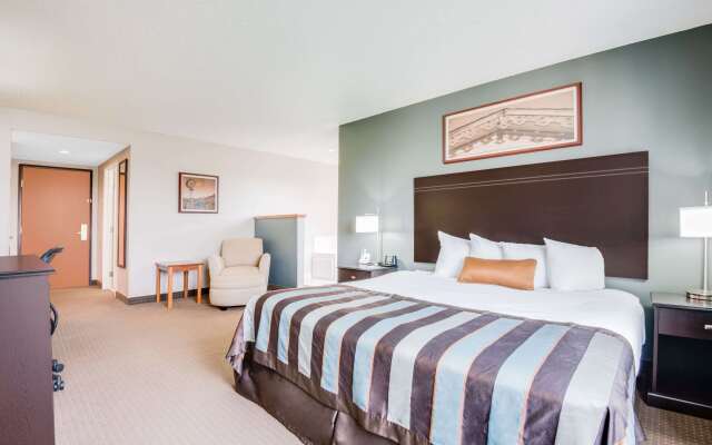 Wingate by Wyndham Gillette