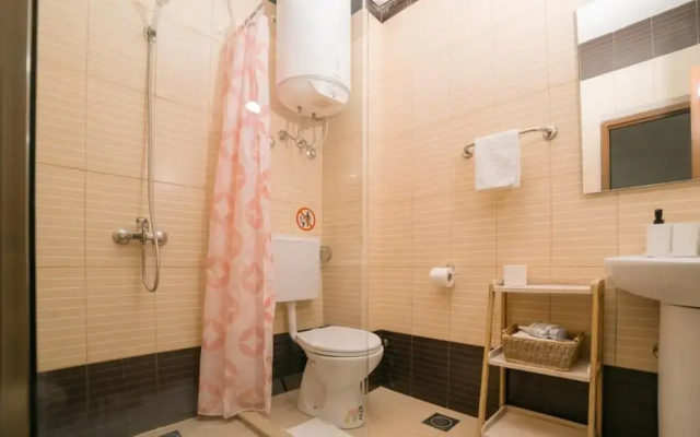 Room-comfort Apartment With Sea View & P