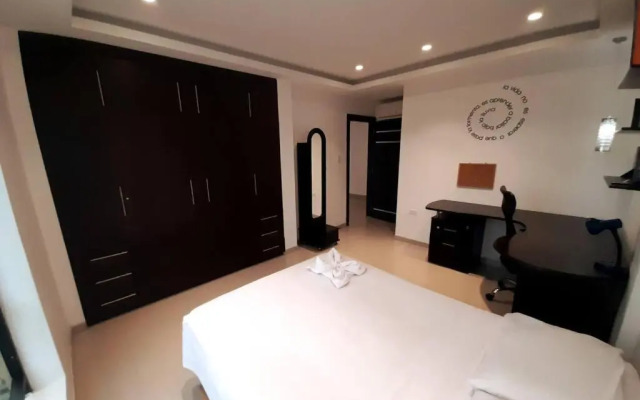 Espectacular casa grande vacacional en Manta!