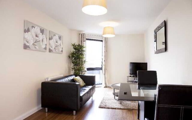 Cheltenham Plaza - Bliss Apartments