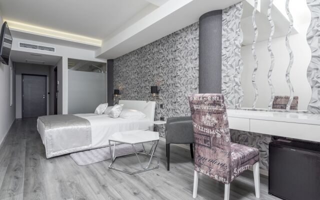 Sea View Luxury Rooms Seven of Nine