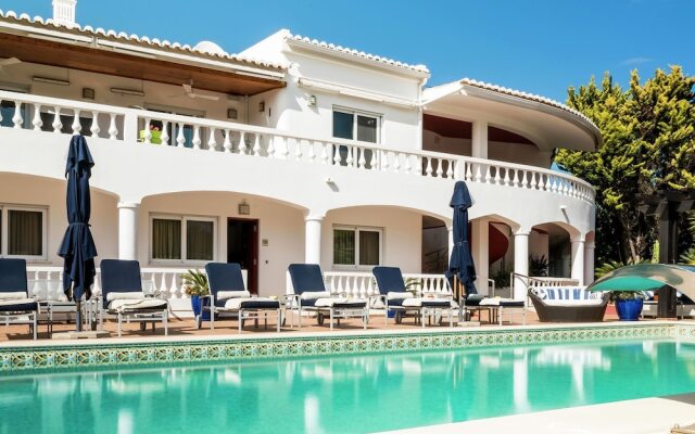 Posh Apartment in Lagos With Jacuzzi