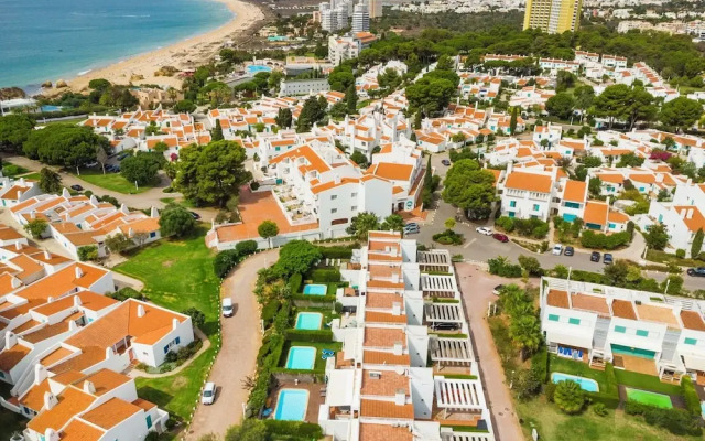 Sunny 5BR Villa at Prainha Club