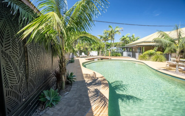 Tiona Palms Holiday Park