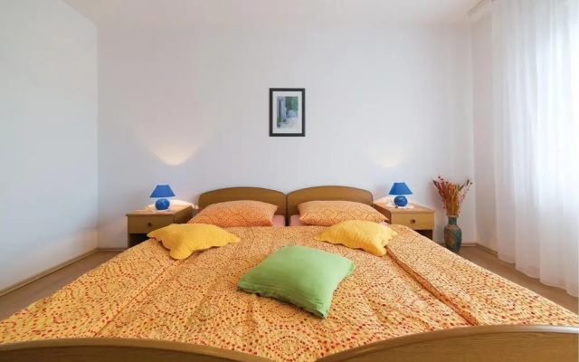 Stunning Home in Kastel Kambelovac With Wifi and 2 Bedrooms