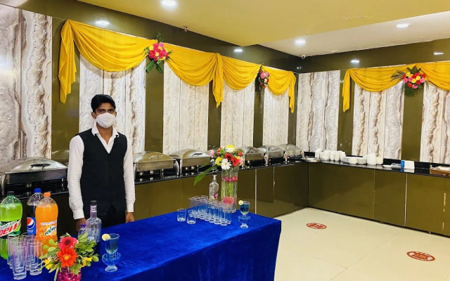 Banana Tree Hotel & Banquets