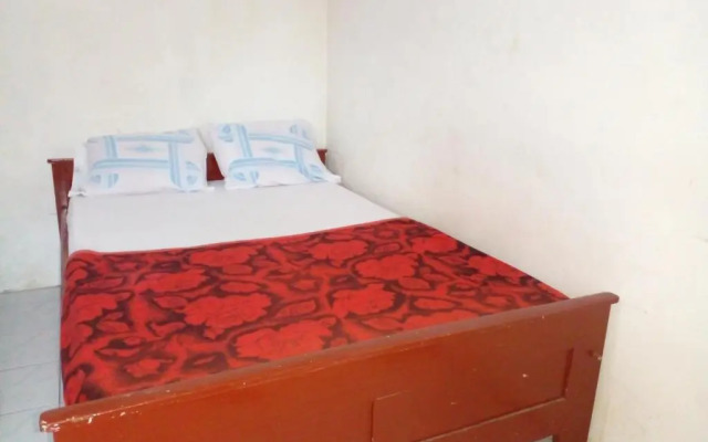 Hotel Raya by OYO Rooms
