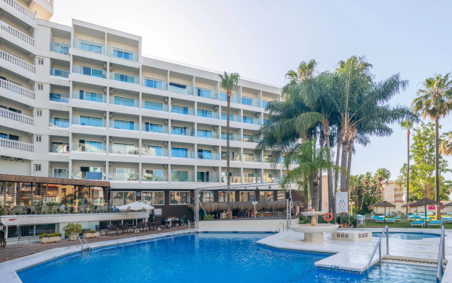 Hotel Parasol by Dorobe
