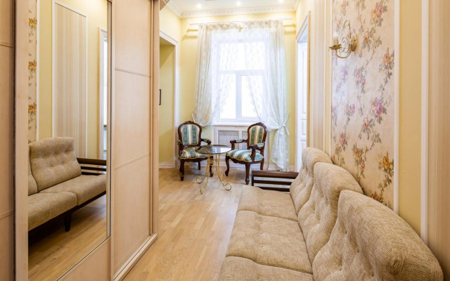 Romari Проспект Свободи 31