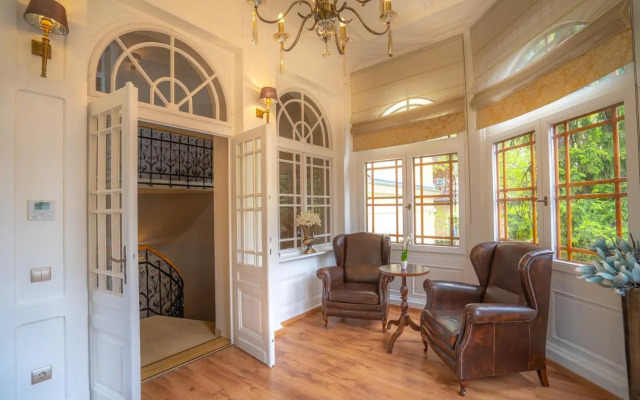 Thanhoffer Villa