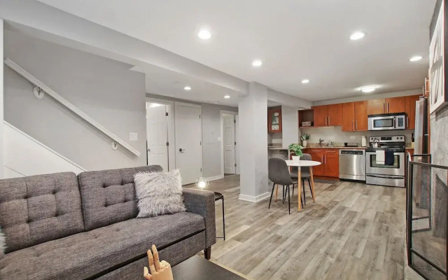 Perfectly Designed 1BR - Barry GA