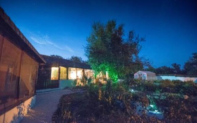 Pelican Lake Guesthouse