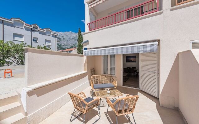 Makarska Beach Apartments Mara