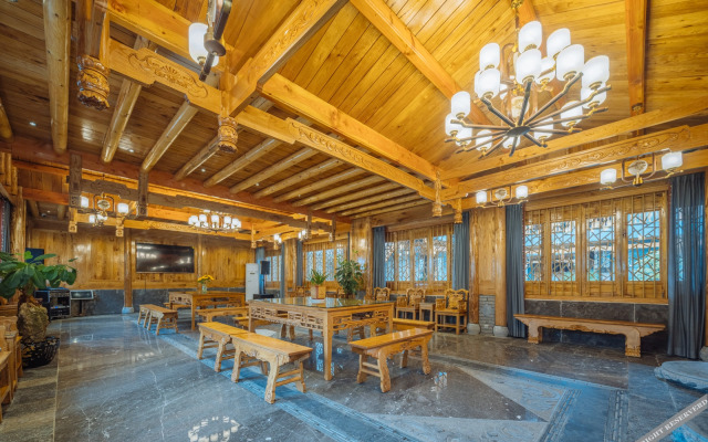 Floral Hotel·Anshun Tunbao Courtyard (Yunjiu Mountain Branch)
