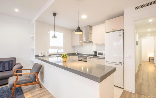 Modern Penthouse with Private Terrace