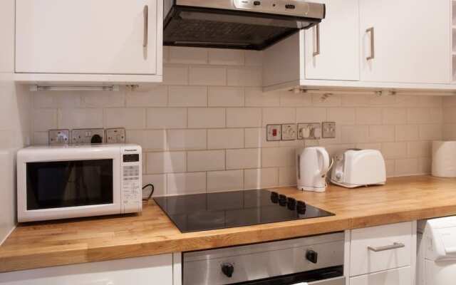 Apartment Next to Victoria Station