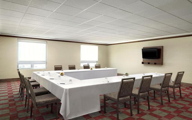 Four Points by Sheraton Calgary Airport