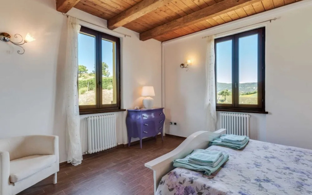 Villa in Piandimeleto With Pool & Sauna