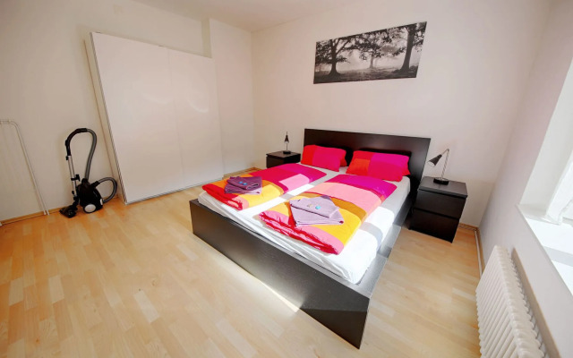 Hitrental Stauffacher Apartments