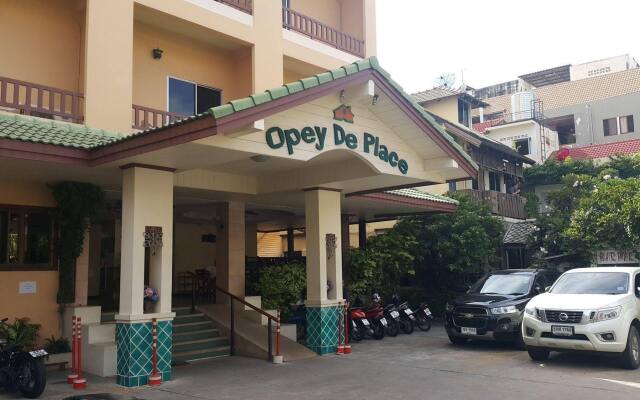 Opey De Place