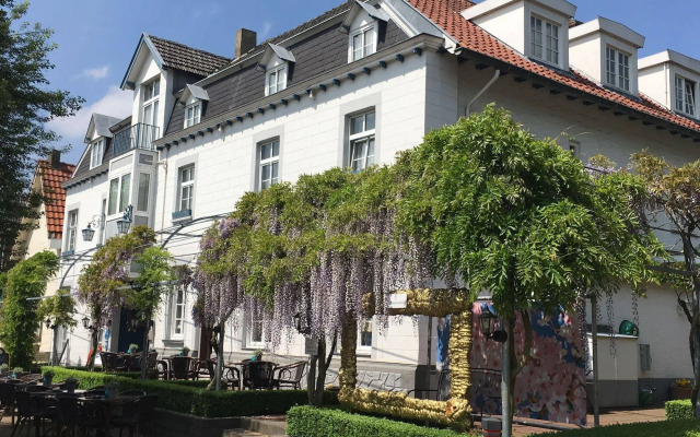 Saillant Hotel Brull