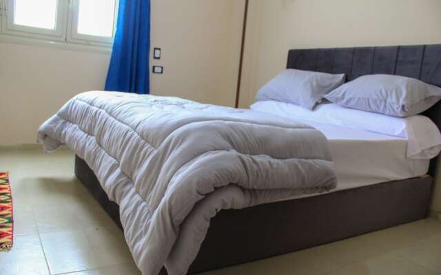 Pyramids Road Guest House