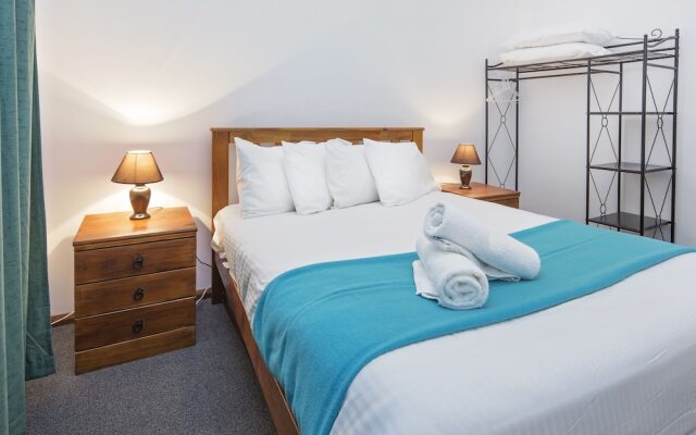 Eliza Lee 3 - Comfortable for the budget savvy