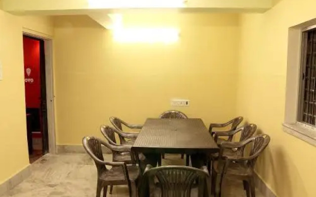 Amit Hotel by OYO Rooms