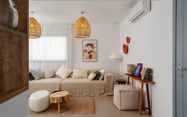 Villa Ama Plaka With 3 Bedrooms and 3 Bathrooms