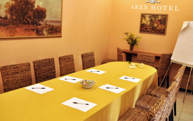 Ares Hotel