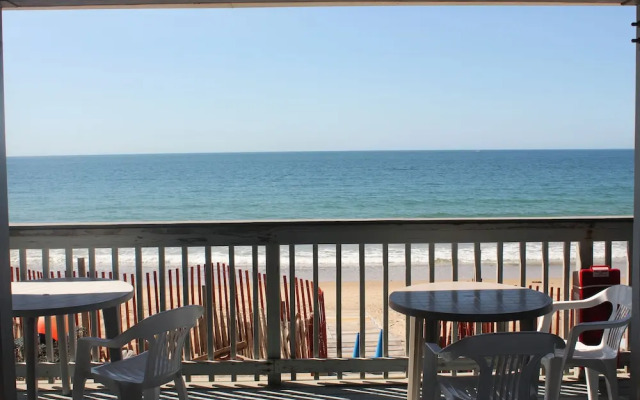 Sandcastle Beachfront Inn