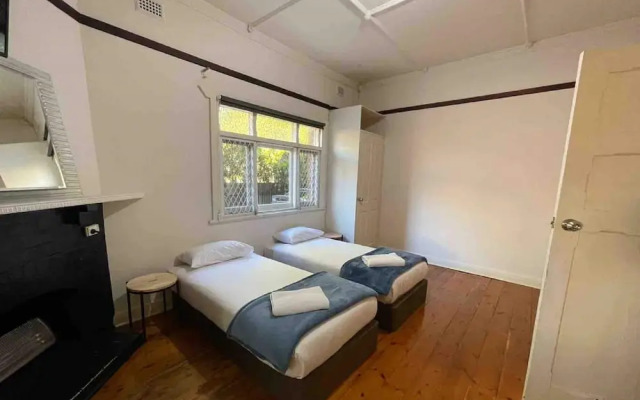 Unwind Westbourne Park Saltpool Hideaway