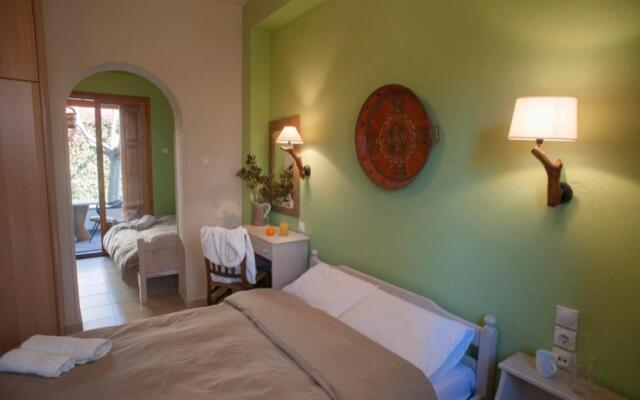 Skourgias Rooms