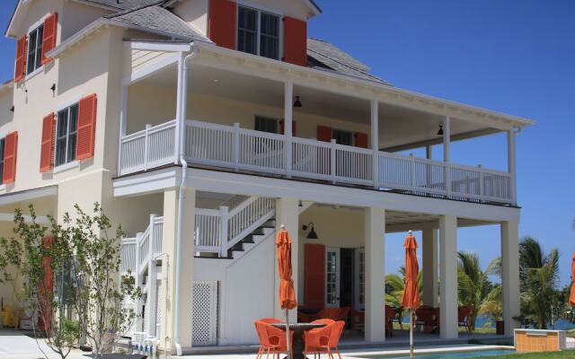 The Sandpiper Inn & Cottages