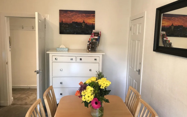 2 Chessels Court, Flat 3