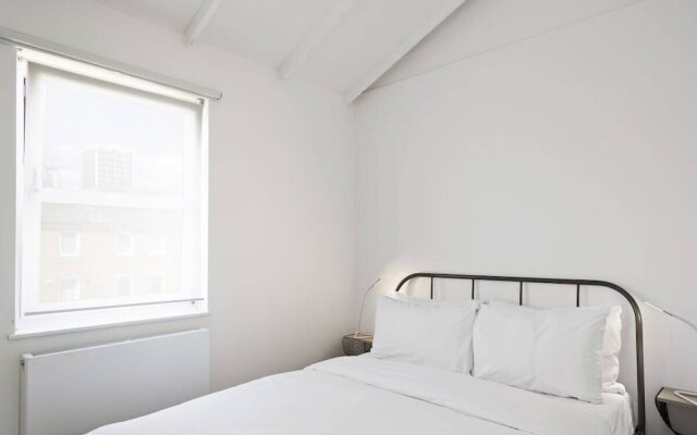 Stylish & Modern 2bed Apt, 5m to Overground