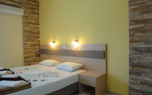 Albatros Studios & Apartments